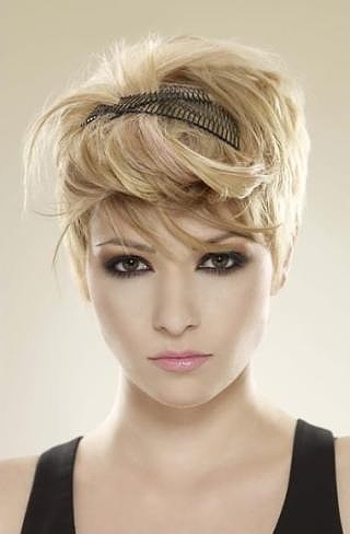 coiffure femme grand front